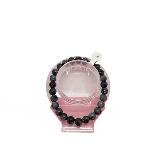Handmade Labradorite crystal bracelet with 8mm natural beads, 18cm length on elastic cord.